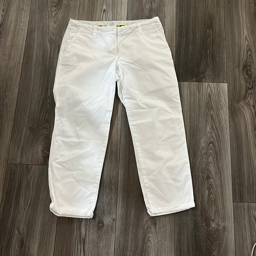 ⭐️ 3 for $25 ⭐️ crown and ivy white capris 2P